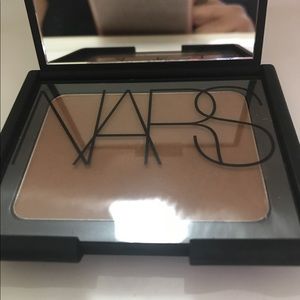 NARS Bronzing Powder in Laguna